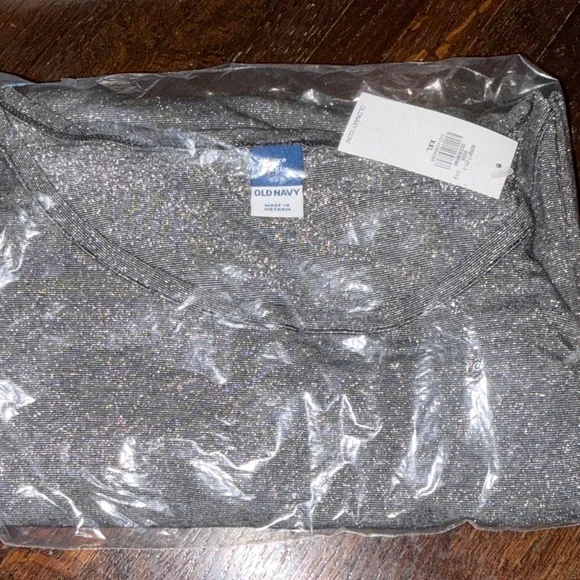 NWT Old Navy Sparkle Luxe Crew-Neck Short Sleeve Tee — Metallic Silver - Picture 2 of 2